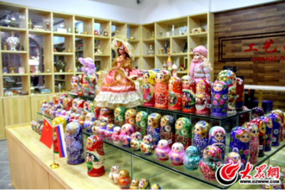 临沂进口商品城助力2018第八届中国·沂河放鱼公益活动 日用百货销售汇聚爱心